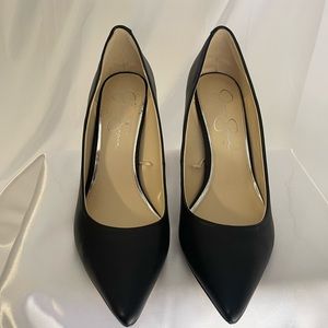 Black Jessica Simpson pump heels